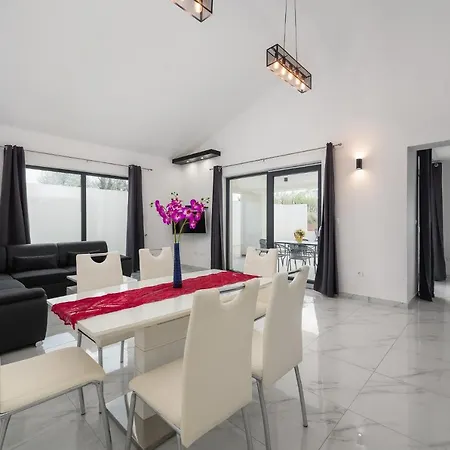 Villa Mila *